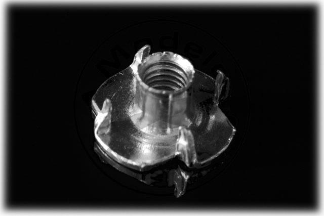 Nakrętka do śruby plastikowej M8