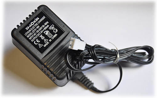 Ładowarka Sieciowa Zasilacz Zi-AOxin 7,4v 800mA