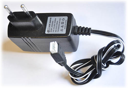 Ładowarka Sieciowa Zasilacz JH 8,4V 850mA