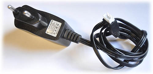 Ładowarka Sieciowa Zasilacz JH 8,4V 500mA